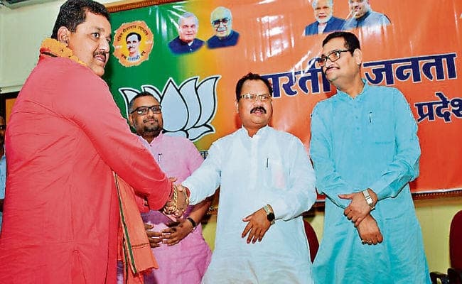 झारखंड : देवघर के पूर्व डिप्टी मेयर भाजपा में शामिल