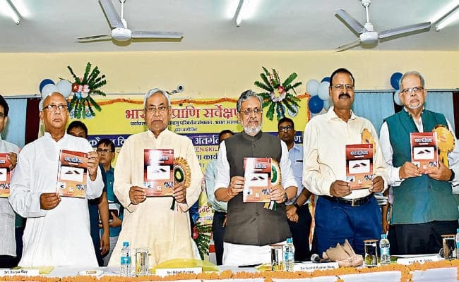 बिहार : डॉल्फिन को तंग नहीं करेंगे, तब कायम रहेगी गंगा की निर्मलता : नीतीश कुमार