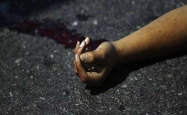 दुमका :दुर्घटना में महिला की मौत, दो घायल