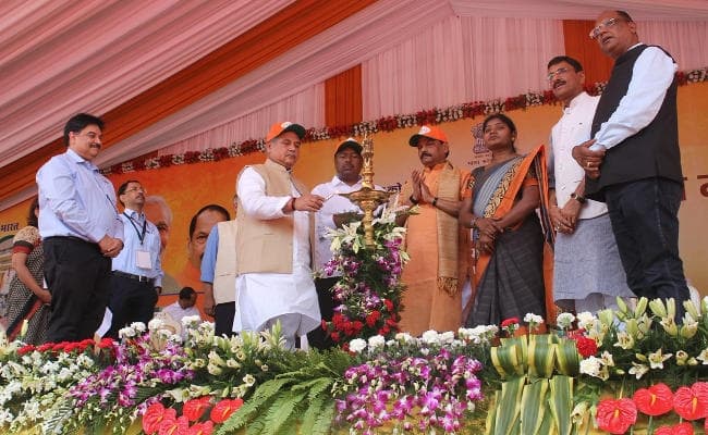 बोले रघुवर : 25 जिला में 15.96 लाख गरीब परिवारों को सखी मंडल से जोड़ा