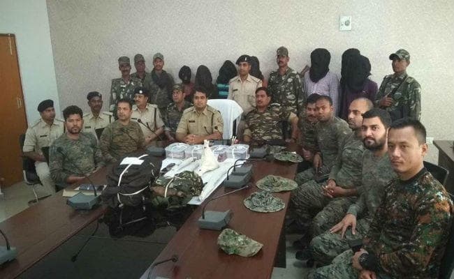 चाईबासा : बन्दगांव में सुरक्षाबलों ने सात नक्सलियों को दबोचा