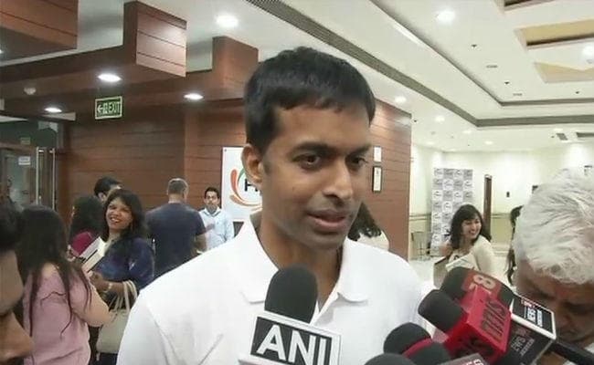गुरु गोपीचंद ने साइना और सिंधू को बताया ''कीमती हीरा''