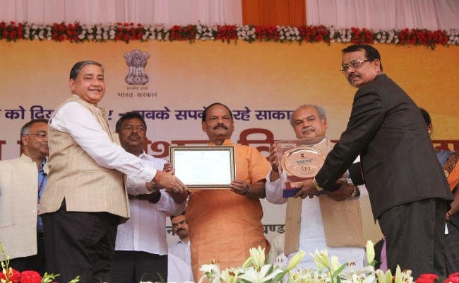 झारखंड में गरीबों के लिए बने 1.76 लाख मकान : नरेंद्र सिंह तोमर