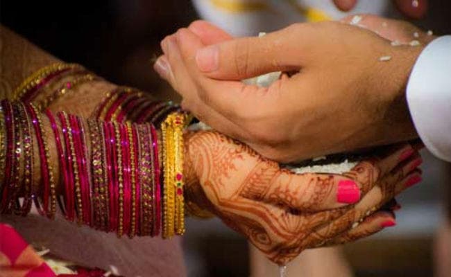 दलितों की शादी को लेकर एसडीएम ने दिया बेतुका आदेश, डीएम ने किया निरस्त