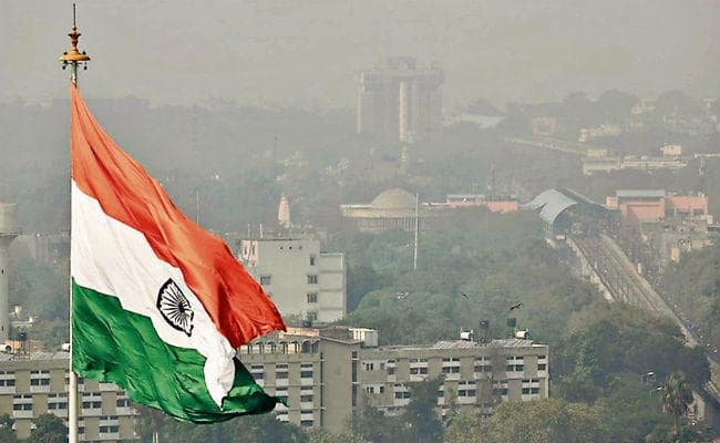 उत्तर भारत में घातक वायु प्रदूषण, जहरीली हवा के खतरों के प्रति लापरवाही, प्रदूषण के अजगर को छोड़ चूहे मार रही सरकारें