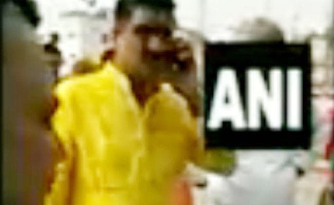 वायरल वीडियो मामला  : भाजपा सांसद ने दी सफाई, कहा- नहीं कर रहा था रेलवे अधिकारी से बात, देखें वीडियो