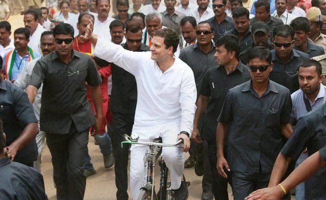 राहुल ने की साइकिल की सवारी, पेट्रोलियम उत्पादों के ऊंचे दामों पर मोदी सरकार को घेरा