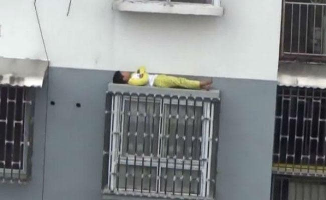 पापा की डांट से नाराज बच्चे ने की ऐसी हरकत, सहम गये लोग