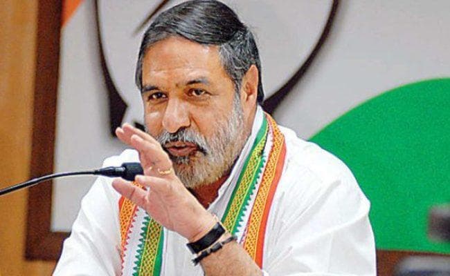 कांग्रेस ने मोदी पर कर्नाटक चुनाव में सेना के राजनीतिकरण करने का लगाया आरोप