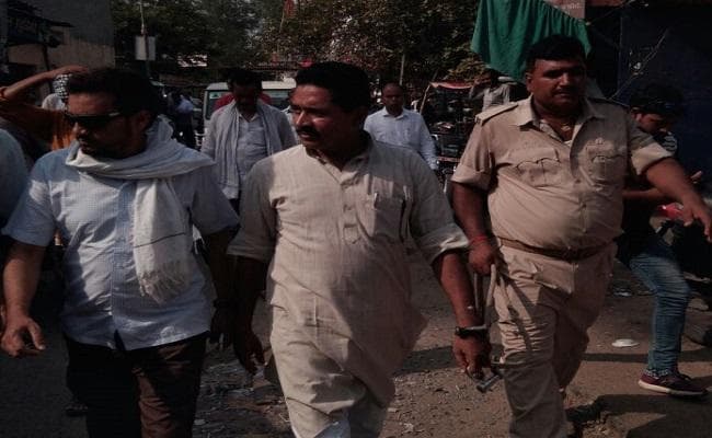बिहार : उपद्रव मामले में आरोपित RJD नेता ने कोर्ट में किया सरेंडर, कहा- पुलिस को मदद करने का मिला इनाम
