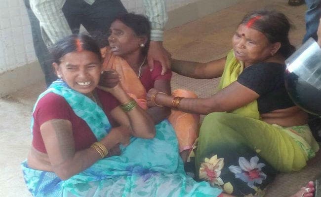 चतरा : हाइवा ने बाईक सवार को लिया चपेट में, दो की मौत