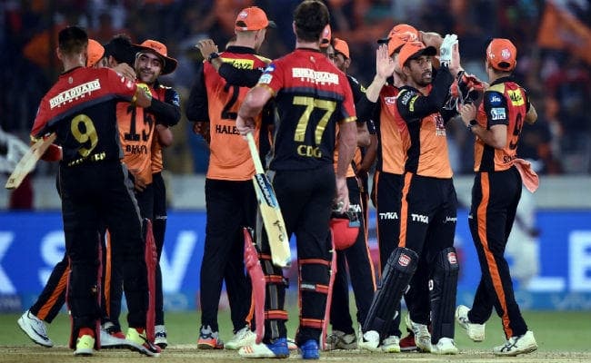 IPL 2018 : सनराइजर्स की उम्दा गेंदबाजी ने आरसीबी को आईपीएल से किया लगभग बाहर