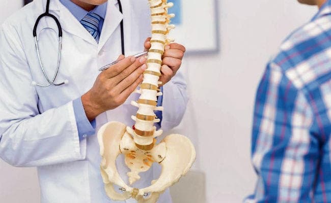 धूम्रपान से फेफड़े ही नहीं, रीढ़ की हड्डियां भी होती हैं प्रभावित, बचाव के लिए ऐसे सुधारें अपनी जीवनशैली