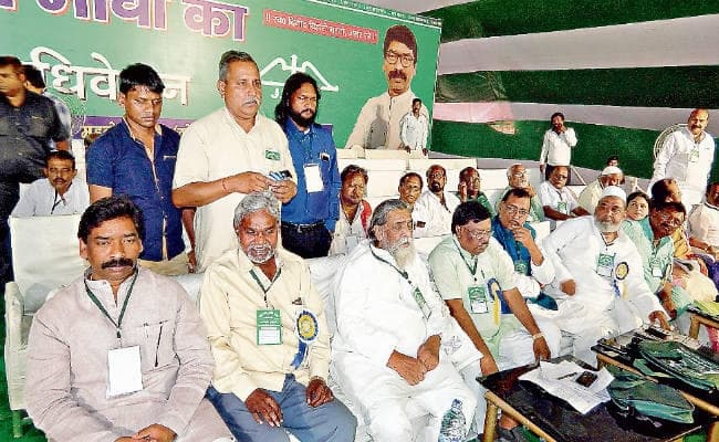 झामुमो का 11वां महाधिवेशन : हेमंत को सीएम बनाने का लिया गया संकल्प, साधा सरकार पर निशाना