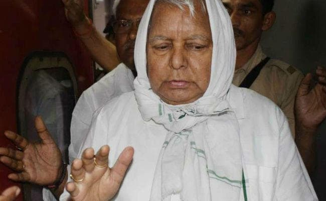 रांची : लालू का शुगर कम करने के लिए बढ़ाया दवा का डोज, अब दी जा रही है 50 यूनिट इंसुलिन, जानें हेल्थ बुलेटिन