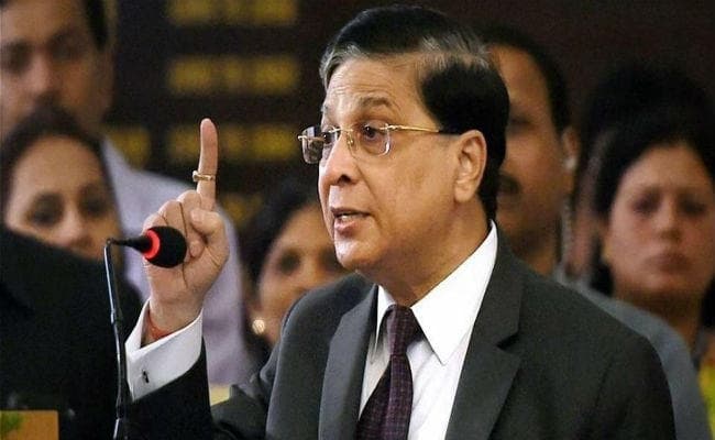 CJI दीपक मिश्रा के खिलाफ महाभियोग नोटिस को रद्द किये जाने के फैसले के खिलाफ दायर याचिका कांग्रेस ने वापस ली