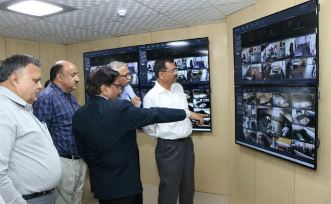 रेलवे में शुद्ध भोजन के लिए आर्टिफिशियल इंटेलिजेंस का होगा प्रयोग, कैमरों से होगी किचन की निगरानी
