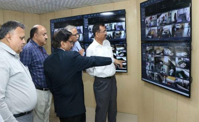 इस तरह ट्रेनों के फूड क्वालिटी पर सरकार रखेगी नजर