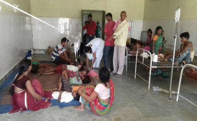 कोडरमा में श्राद्ध का भोज खाने से 150 लोग बीमार, हालत गंभीर, स्‍वास्‍थ्‍य केंद्र में अफरा-तफरी का माहौल