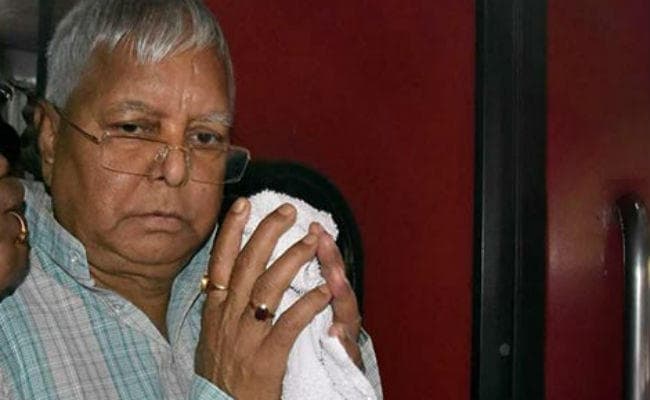 झारखंड : लालू प्रसाद को आज मिल सकता है पेरोल, बेटे तेजप्रताप की शादी में हो सकते हैं शामिल