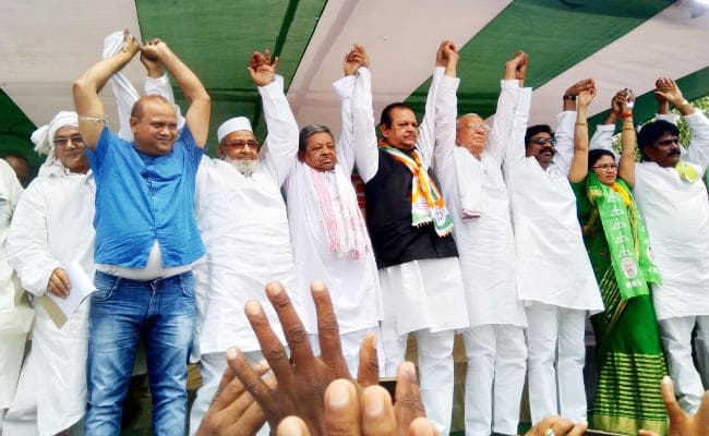 गोमिया उपचुनाव : JMM की बबीता देवी ने फिर भरा पर्चा, रैली करके दिखाया दम