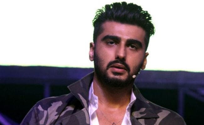 क्‍यों, अर्जुन कपूर को अभिनेताओं की फीस पर बात करना ''मूर्खतापूर्ण और बेकार'' लगता है... ?