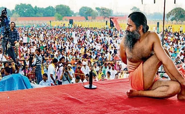 बिहार : ….जब बिहारशरीफ में बूंदा-बांदी के बीच चली बाबा रामदेव की योग पाठशाला