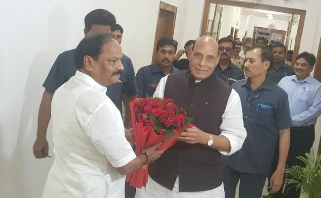 राजनाथ सिंह ने रांची में की नक्सलवाद पर उच्चस्तरीय बैठक