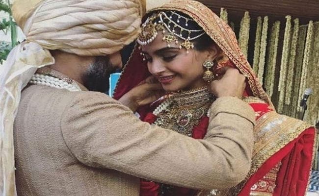 अपनी शादी को खास बनाने के लिए सोनम आनंद आहूजा ने इन्हें कहा शुक्रिया, जानें