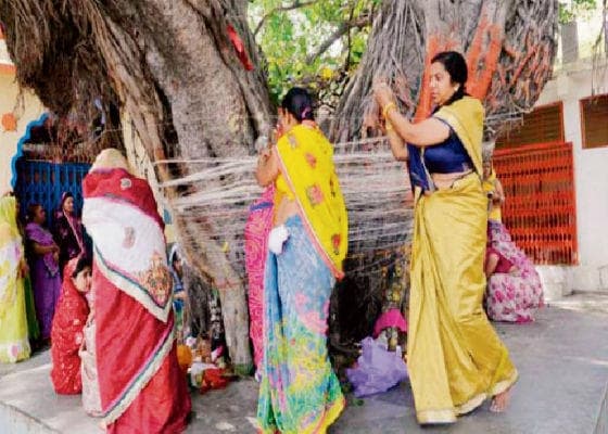 सुहागिनों के अखंड सुहाग का प्रतीक वट सावित्री व्रत