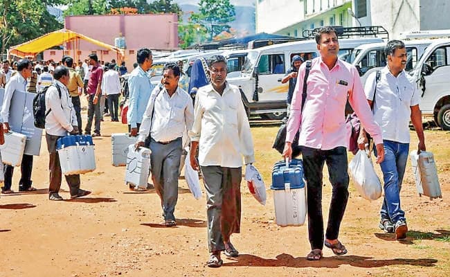 कर्नाटक विधानसभा चुनाव : 222 सीटों पर वोटिंग आज, आरआर नगर पर मतदान 28 को