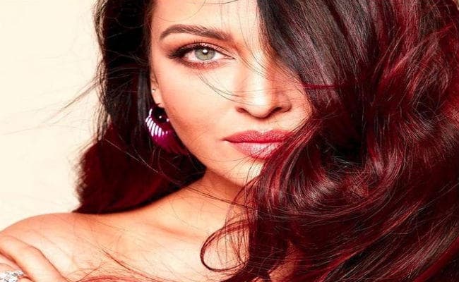 Cannes 2018 : इस अंदाज में नजर आयीं ऐश्वर्या राय बच्चन, देखें PICS