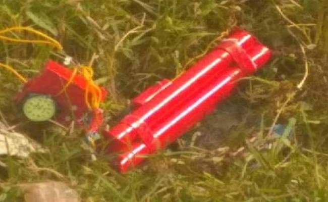 भाजपा समर्थक की दुकान में बमबाजी, तोड़फोड़