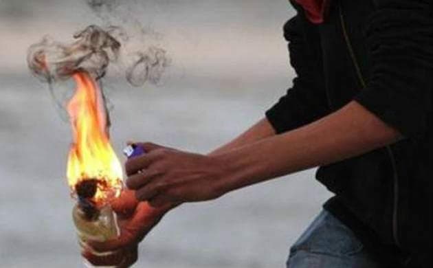 भाजपा नेता के घर बम बना रहे सात लोग गिरफ्तार, भाजपा का आरोप - तृणमूल से गिरफ्तार लोगों का संबंध