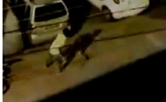 औरंगाबाद हिंसा : सामने आया हैरान करने वाला वीडियो, पुलिस और दंगाई दिखे साथ- साथ