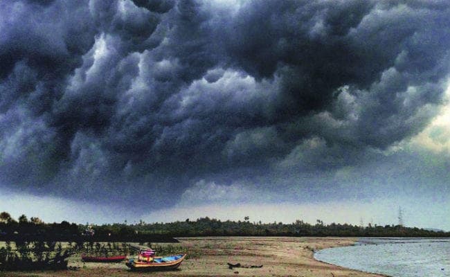 North India के बाद अब तमिलनाडु आैर केरल में बरस सकता है इंद्र देव का आसमानी कोप, जानते हैं क्यों...?