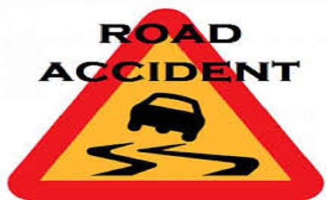 बिहार : जमुई में सड़क किनारे खड़े ट्रैक्टर से ऑटोरिक्शा की टक्कर में दो की मौत, 7 जख्मी