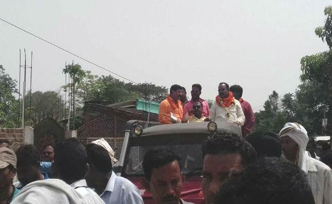 सरायकेला : भू - अर्जन पदाधिकारी से मारपीट का आरोपी साधु चरण महतो रिहा