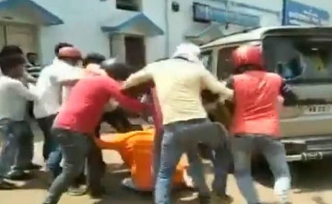 विद्यालय में घुस भाजपा के जिप प्रार्थी को पीटा