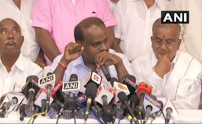 कर्नाटक : कुमारस्वामी का बड़ा आरोप- 100 करोड़ में MLA खरीदने की कोशिश कर रही है BJP