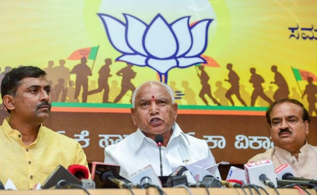 येदियुरप्पा ने राज्यपाल से मुलकात कर भाजपा को सरकार बनाने के लिए बुलाने का अनुरोध किया