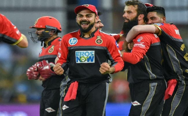 IPL 2018 :डिविलियर्स और अली के अर्धशतक, आरसीबी 14 रन की जीत से प्लेआफ की दौड़ में बरकरार