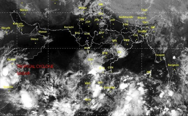 पहुंच रहा है चक्रवाती तूफान ‘सागर’, इन राज्यों में अलर्ट जारी