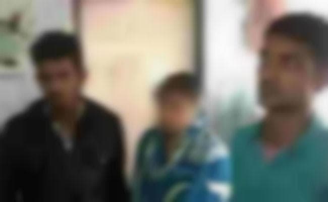 बिहार : .....जब एक महिला पर दो लोगों ने किया पत्नी होने का दावा, हाथापाई, पुलिस तीनों से कर रही पूछताछ