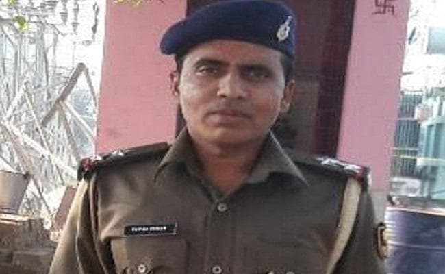 बिहार : अवैध शराब कारोबार के आरोप में थाना प्रभारी गिरफ्तार, रिश्वत के 1.16 लाख भी बरामद