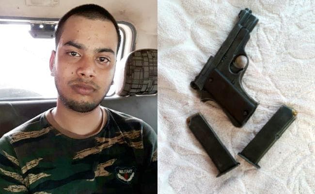 कुख्यात विकास और अभिषेक के साथ पटना पुलिस की मुठभेड़, हथियार समेत अभिषेक गिरफ्तार, विकास फरार