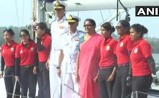 समुद्र के रास्ते दुनिया का चक्कर लगा गोवा पहुंचीं नौसेना की जाबांज महिलाएं, रक्षा मंत्री ने किया स्वागत