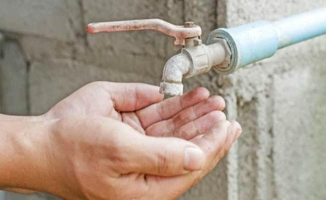 पानी पर जम कर हंगामा, वामो का वॉकआउट