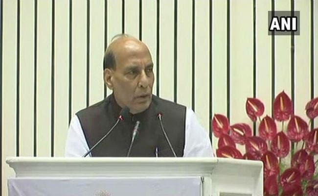 जम्मू के अरनिया सेक्टर में पाकिस्तान ने पूरी रात दागे मोर्टार, राजनाथ सिंह ने दी कड़ी चेतावनी