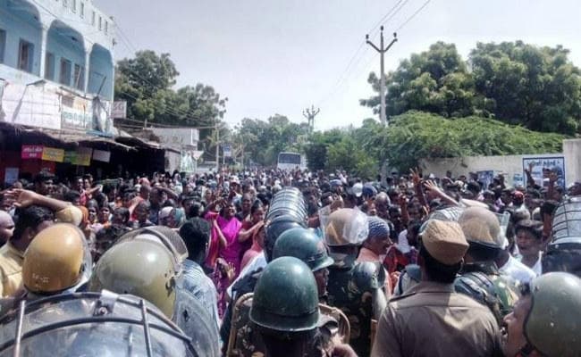 #SterliteProtest तमिलनाडु के थूथुकुडी में स्टरलाइट प्लांट के बाहर विरोध प्रदर्शन में चार की मौत, चार गंभीर
